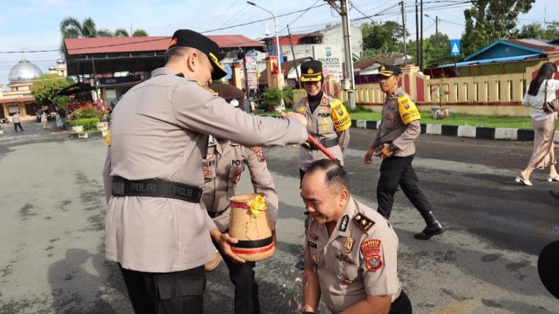 Polresta Deli Serdang Gelar Upacara Kenaikan Pangkat 88 Personelnya*
