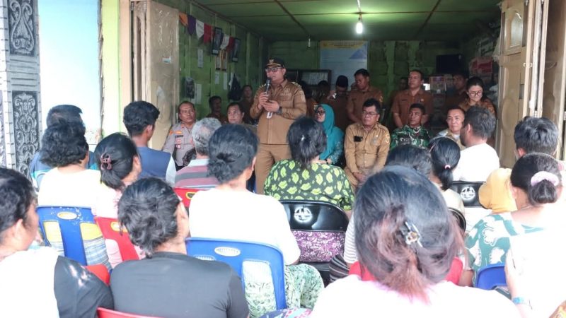 Wakil Bupati Serahkan Bantuan Pada Korban Kebakaran di Lautawar