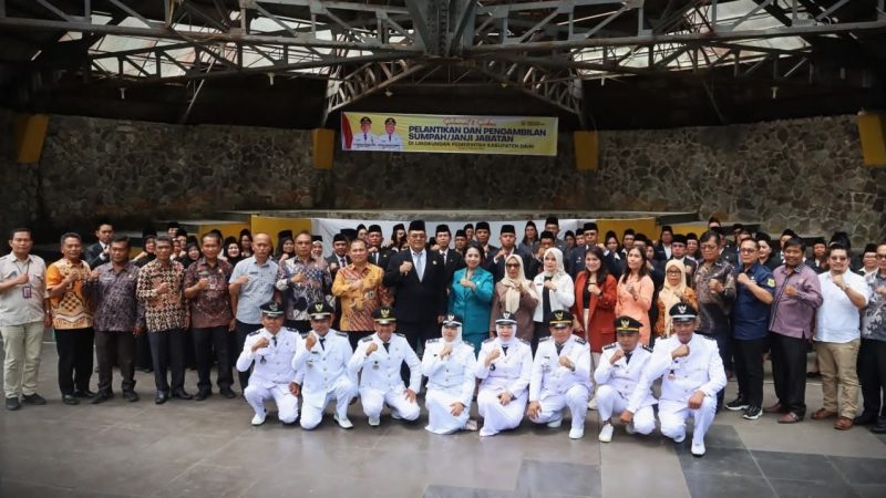 Bupati Dairi Lantik Pejabat Struktural di lingkungan Pemkab Dairi Tekankan Tanggung Jawab Moral Untuk Bekerja Tulus Dalam Melayani Masyarakat