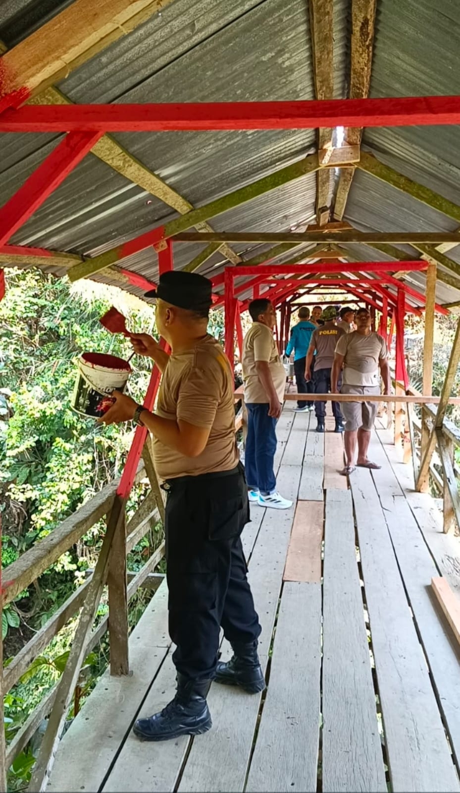 Dukung Akses Warga, Polresta Deli Serdang Laksanakan Renovasi Jembatan Presisi Merah Putih Kuala Sabah*