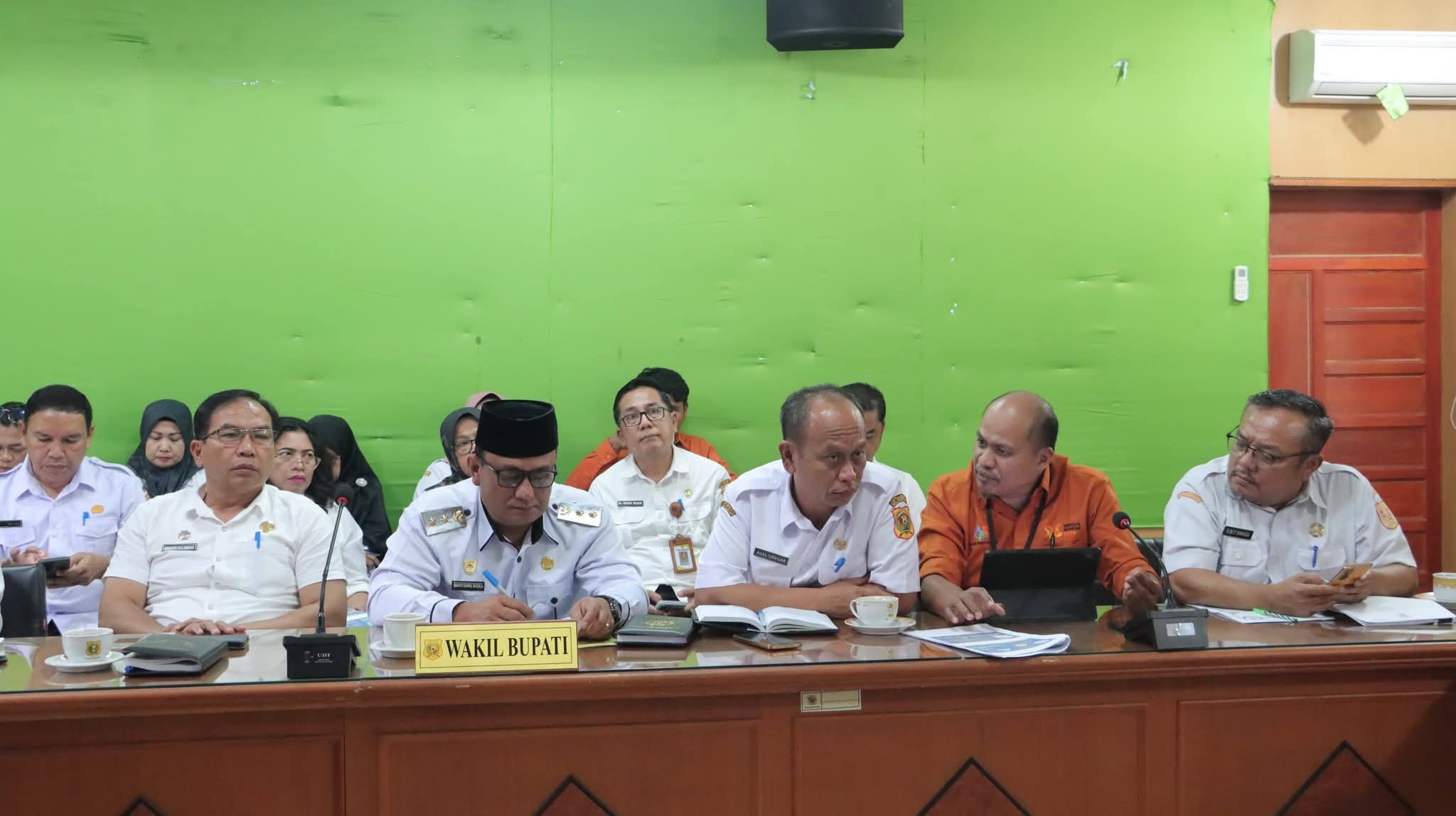 Bupati dan Wakil Bupati Ikuti Zoom Penilaian Kinerja, Paparkan Strategi Tekan Pengangguran