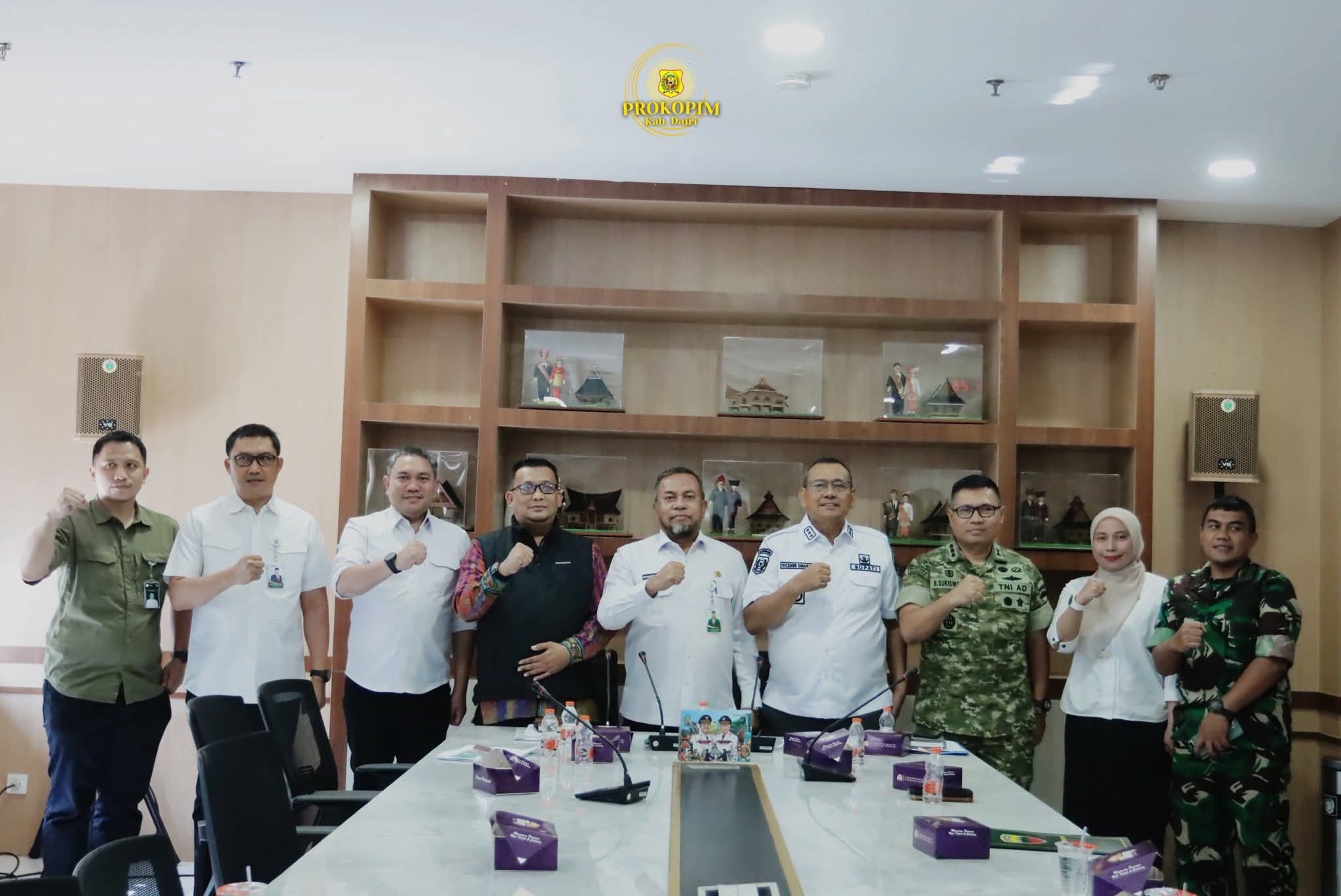 Bupati Dairi Hadiri Rapat Pembahasan Lokasi Batalyon 908/Gajah Dompak di Kantor Gubernur Sumut