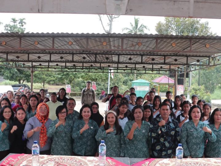 Ketua TP PKK Dairi Melakukan Pembinaan PKK Di Desa Bulu Duri Sebagai Desa Binaan PAAR Perkuat Ketahanan Keluarga