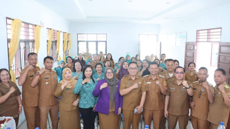 Ketua Tim Pembina Posyandu Dairi Hadiri Bimtek Tim Pembina Posyandu Dalam Pengelolaan Posyandu Layanan Primer Di Kecamatan Sidikalang