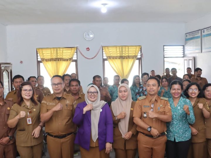 Ketua TP Posyandu Dairi Hadiri Bimtek TP Posyandu Dalam Pengelolaan Posyandu Layanan Primer Di Kecamatan Parbuluan