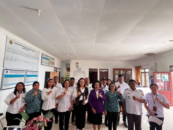 Ketua TP Posyandu Dairi Hadiri Bimtek TP Posyandu Dalam Pengelolaan Posyandu Layanan Primer Di Kecamatan Silahisabungan