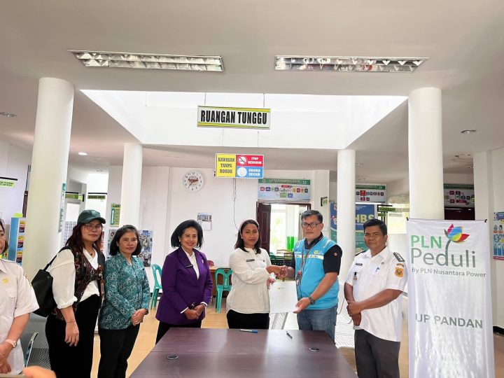 PT PLN Nusantara Power Unit Pembangkitan Pandan Serahkan CSR Alat Mobiler Kepada Puskesmas Silalahi 