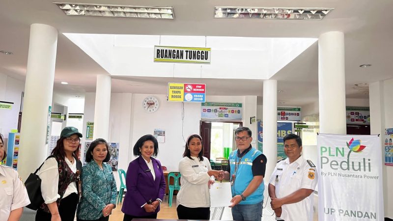 PT PLN Nusantara Power Unit Pembangkitan Pandan Serahkan CSR Alat Mobiler Kepada Puskesmas Silalahi 