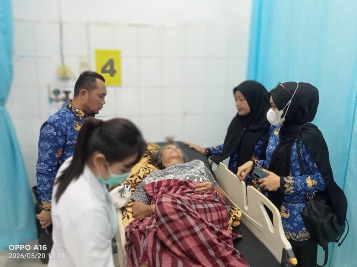 Tak Punya Biaya Berobat, Camat Kisaran Barat Fasilitasi Perawatan Medis Nek Arbiana di RSUD HAMS Kisaran