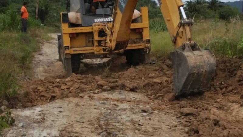 Gerak Cepat, Kondisi Bahu Jalan Desa Liang Jering Rampung Dikerjakan