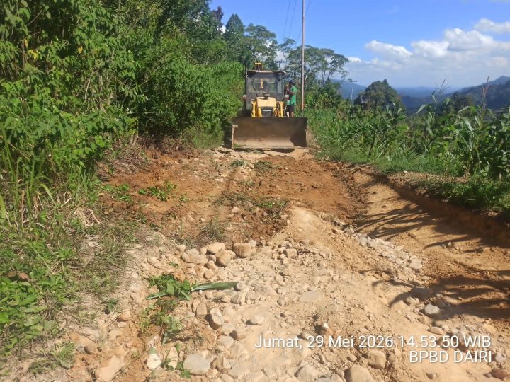 BPBD Dairi Tuntaskan Perbaikan Jalan dan Pembersihan Drainase di Alur Subur