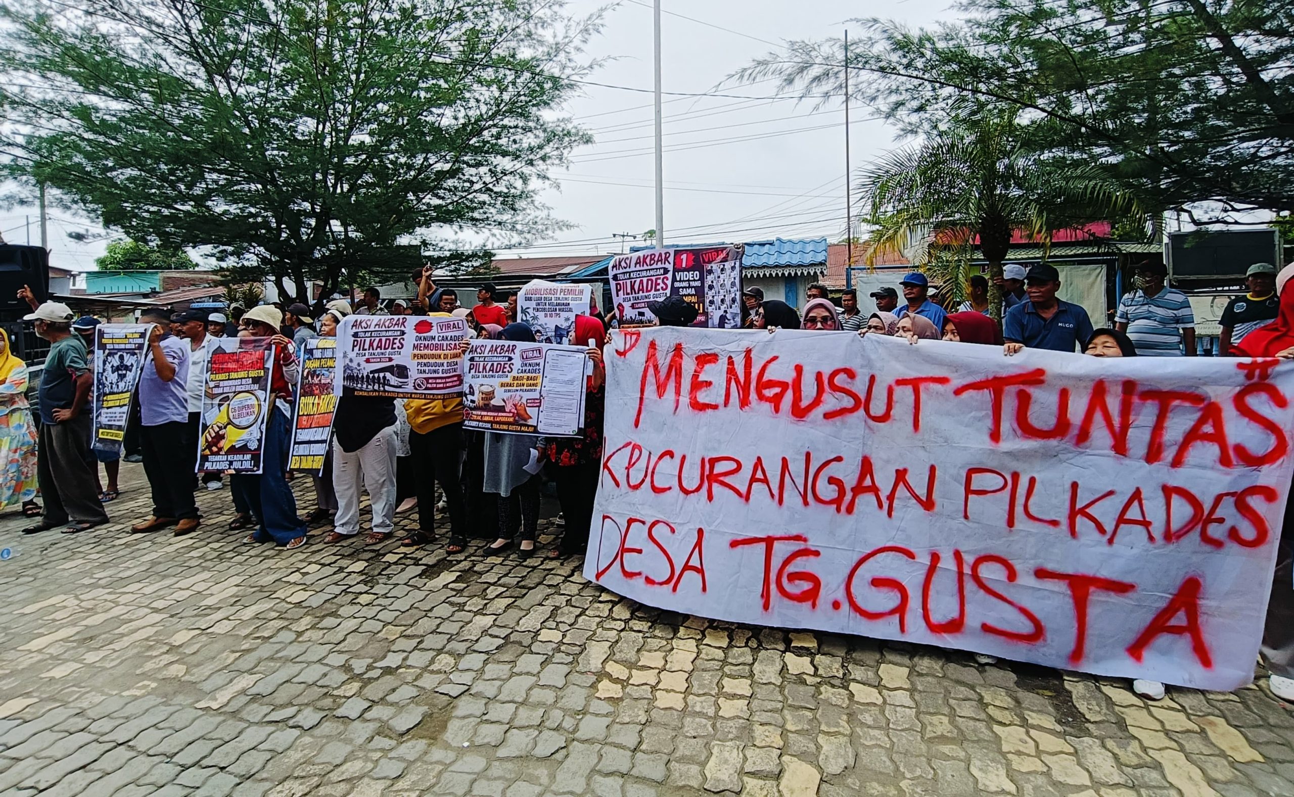 Gawat !!! Aksi Unjuk Rasa Warnai Polemik Pilkades Tanjung Gusta, Masyarakat Ajukan 7 Tuntutan
