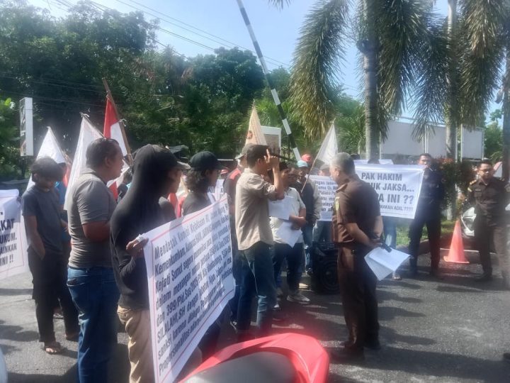 Terdakwa 3000 Ekstasi Divonis 8 Tahun dan 11 Bulan Penjara, Bara Api Geruduk Kantor Kejari dan PN Kisaran