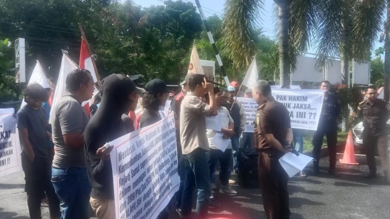 Terdakwa 3000 Ekstasi Divonis 8 Tahun dan 11 Bulan Penjara, Bara Api Geruduk Kantor Kejari dan PN Kisaran