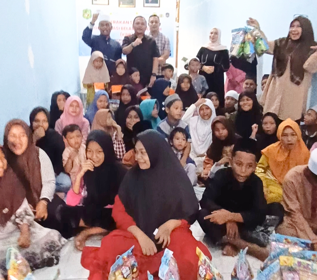 Mengasihi Anak Yatim, Kantor Imigrasi Kelas II TPI Belawan Bersama KBB Satuni Puluhan Anak Yatim