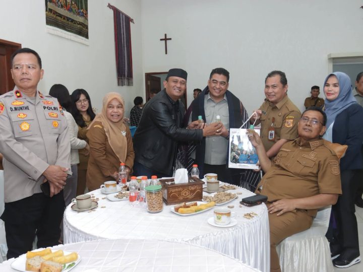 Bupati dan Wakil Bupati Terima Kunjungan Roni Angkat, Direktur Tanaman Semusim dan Tahunan Kementan