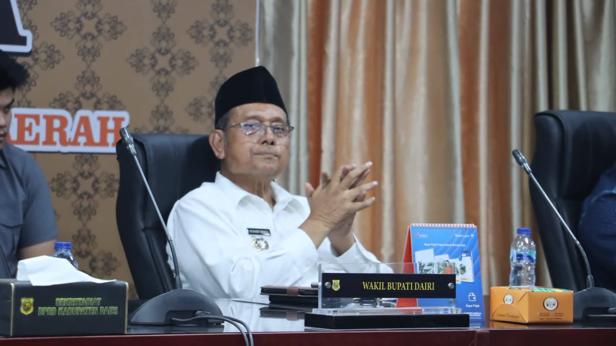 Bupati Dairi Hadiri Sidang Paripurna Penyampaian Pemandangan Umum Anggota DPRD Dairi Terkait Nota Pengantar Bupati Dairi Atas Ranperda Tahun Anggaran 2025