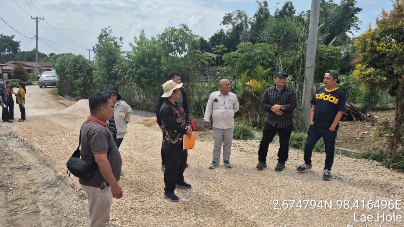 Wakil Bupati Tinjau Pemeliharaan Jalan di Parbuluan, Tekankan Kualitas Hasil Pekerjaan
