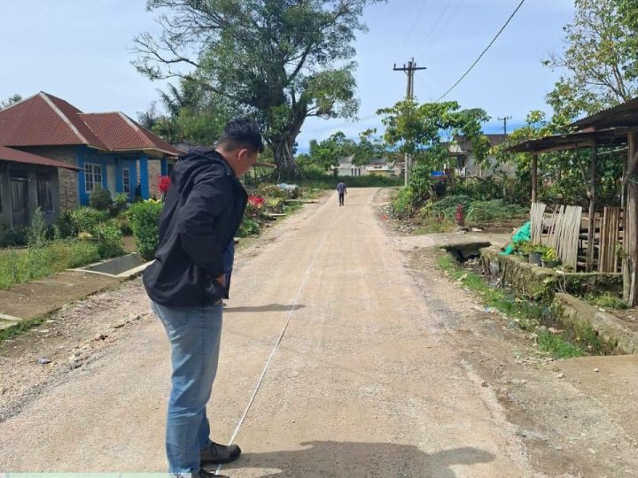 Pemkab Dairi Lakukan Pemeliharaan Jalan Jurusan Siarung arung – Tinombak Simbolon Kecamatan Parbuluan