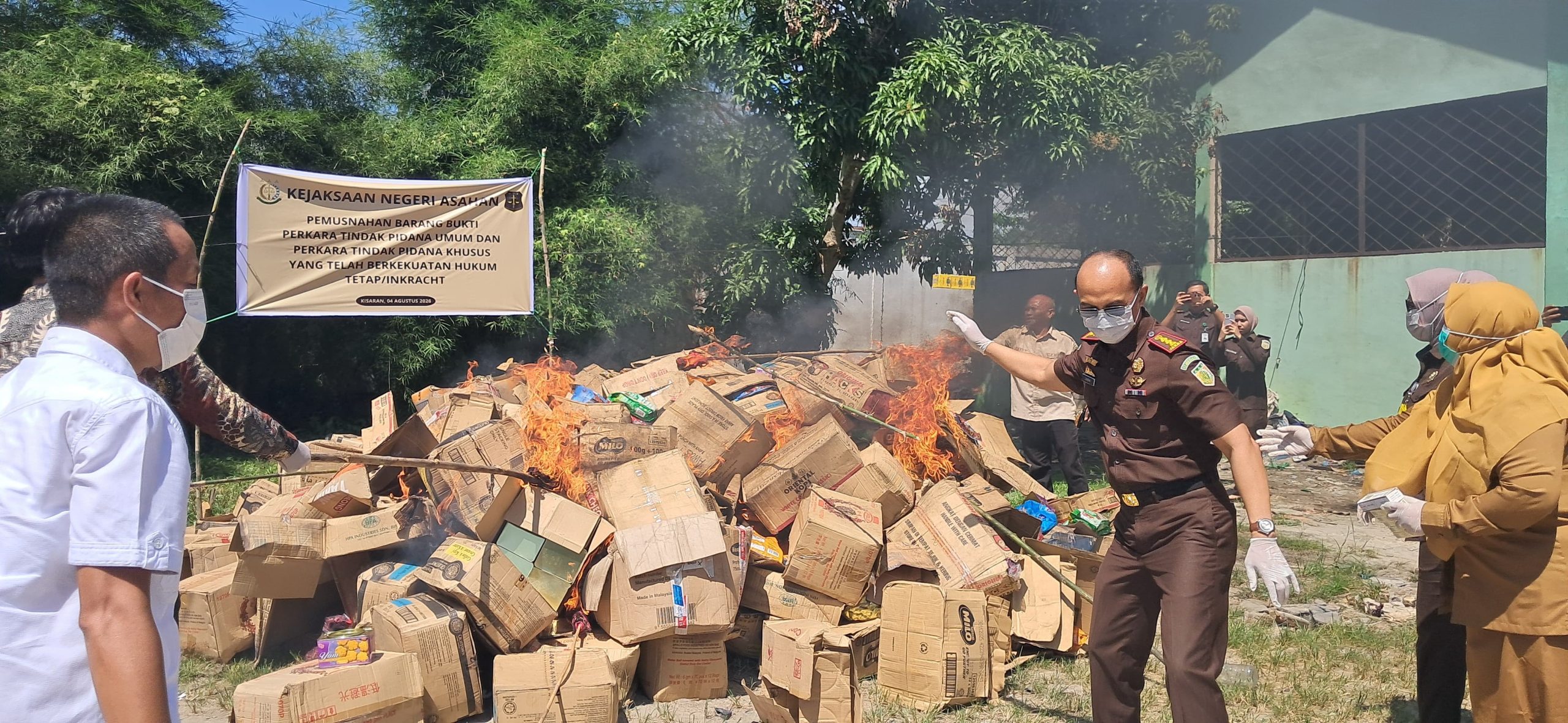 Kajari Asahan Musnahkan Barang Bukti 120 Perkara Tindak Pidana Yang Telah Berkekuatan Hukum Tetap