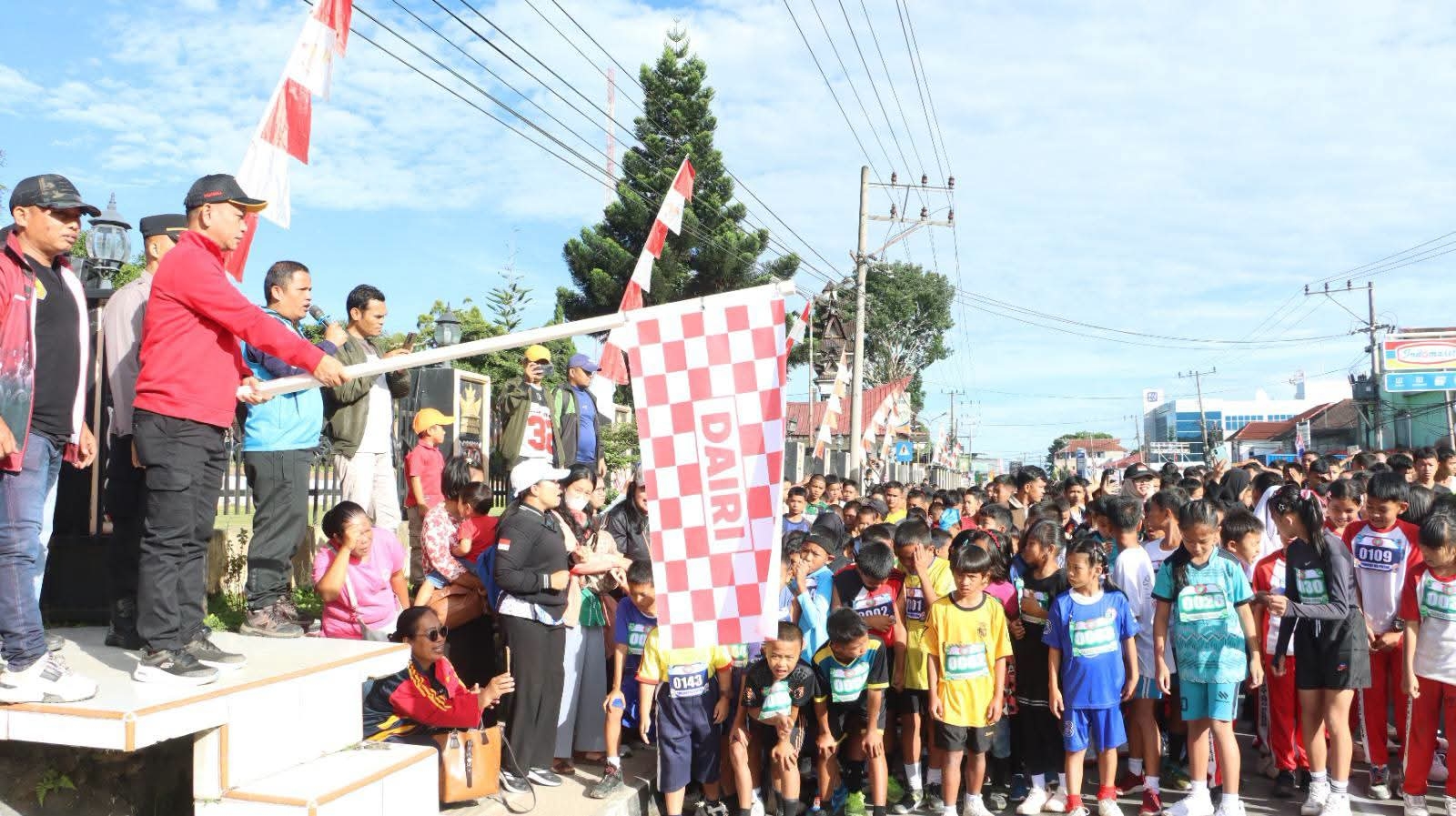 Meriahkan HUT RI ke-81 Sebanyak 1.338 Pelajar Mengikuti Lomba Lari 2K dan 5K di Dairi