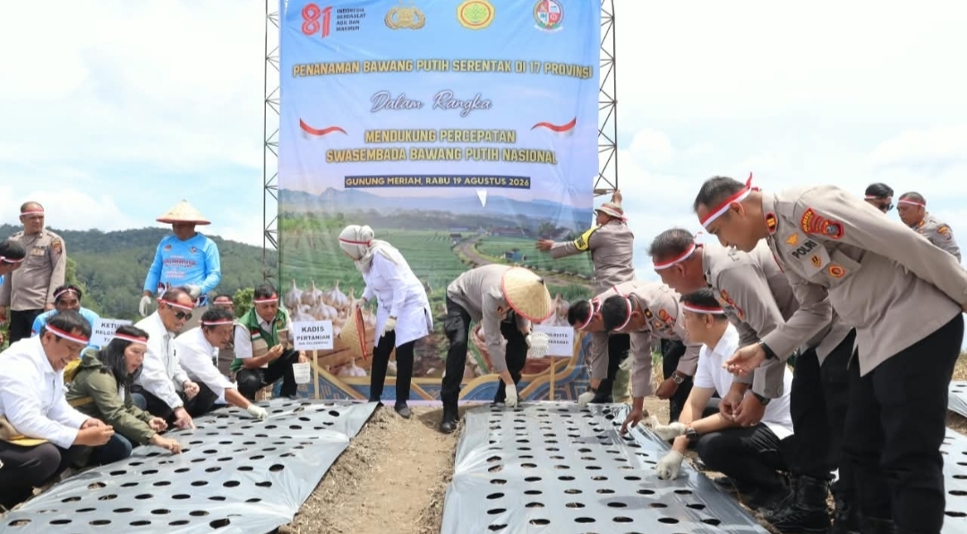 Polri Dukung Swasembada Pangan, Polresta Deli Serdang turut laksanakan Penanaman Bawang Putih Serentak Di 17 Provinsi