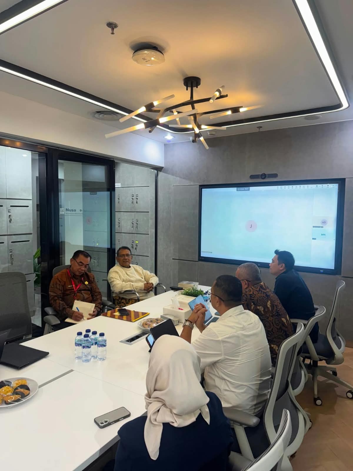 Bupati Tinjut Hasil Pertemuan dengan Luhut, Telkomsel Siapkan Akses Internet Gratis untuk Pembelajaran GASING