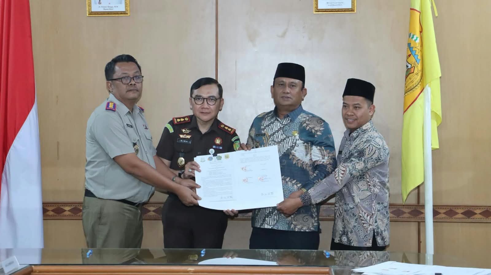 Wakil Bupati Dairi Tanda Tangani Nota Kesepakatan Percepatan Pendaptaran Tanah Wakaf SE Sumatera Utara
