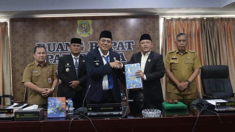 Bupati Dairi Hadiri Sidang Paripurna DPRD Dairi, Sampaikan Nota Pengantar Keuangan Atas Ranperda P-APBD Tahun Anggaran 2026