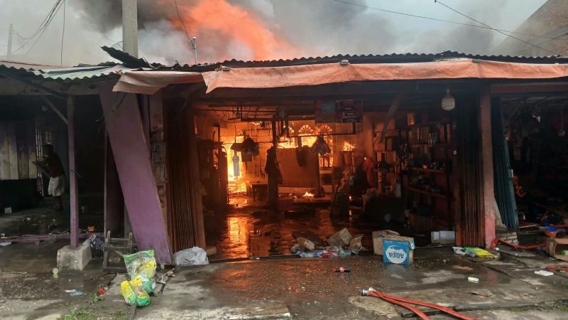 Kebakaran Hebat Di Jalan Tapanuli Sidikalang, Lima Rumah Hangus