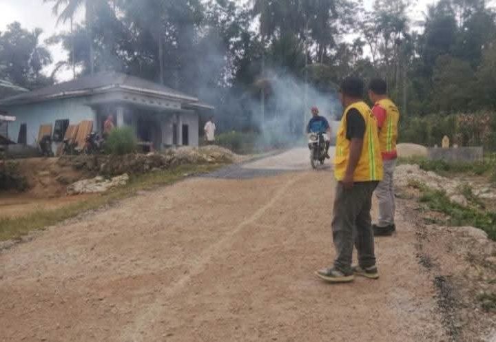 Pemeliharaan Jalan JRS Bunturaja–Soban, Dukung Kelancaran Aktivitas Pertanian Masyarakat