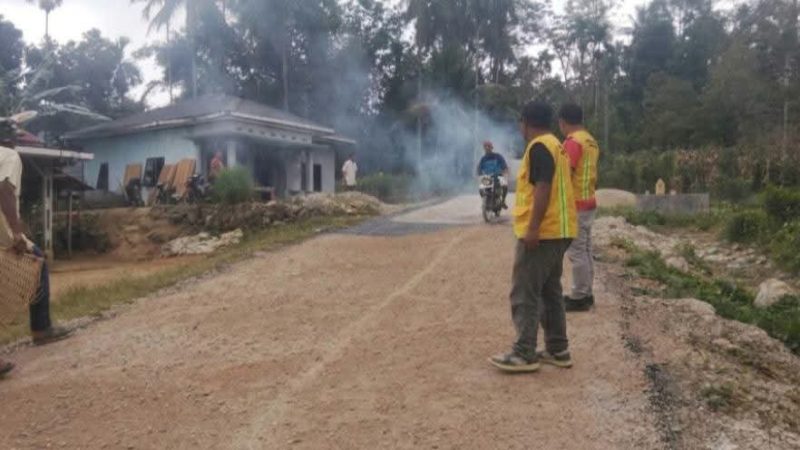 Pemeliharaan Jalan JRS Bunturaja–Soban, Dukung Kelancaran Aktivitas Pertanian Masyarakat