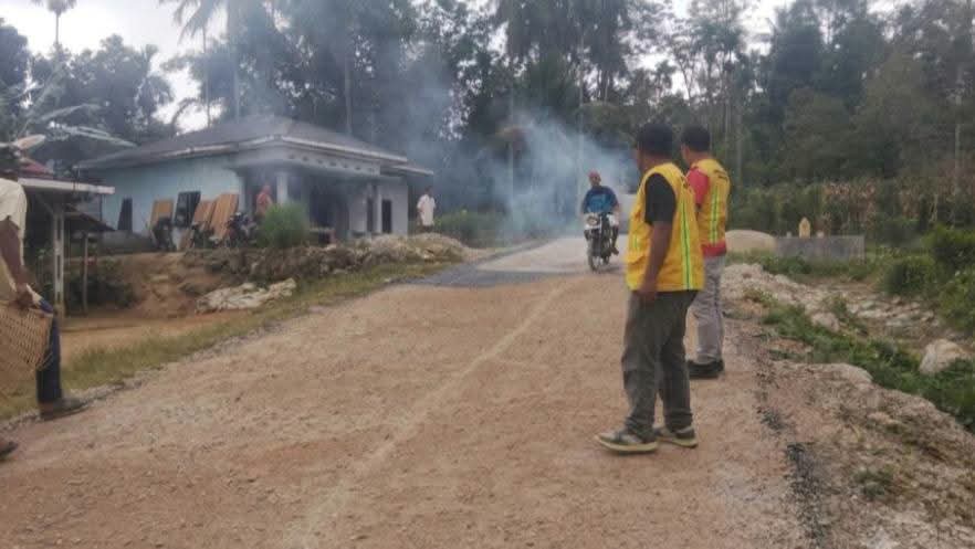 Pemeliharaan Jalan JRS Bunturaja–Soban, Dukung Kelancaran Aktivitas Pertanian Masyarakat