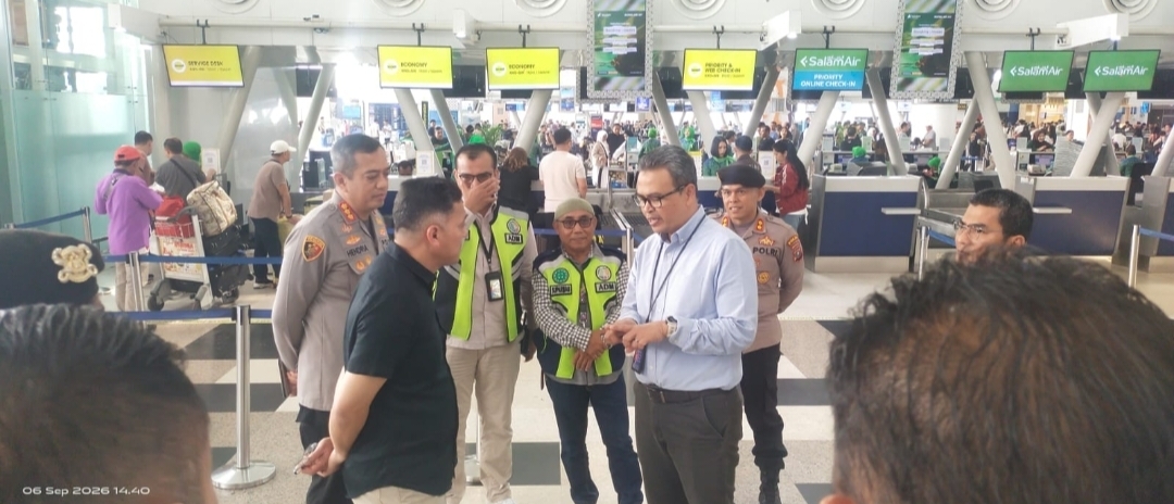 Kapolresta Deli Serdang Dampingi Wakapolda Sumut Tinjau Situasi Bandara Kualanamu Terkait Pembatalan Penerbangan