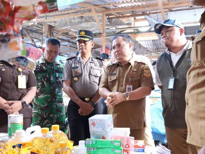 TPID Dairi Sidak Pasar Sidikalang Pastikan Stok Bahan Aman, Harga Tetap Terkendali
