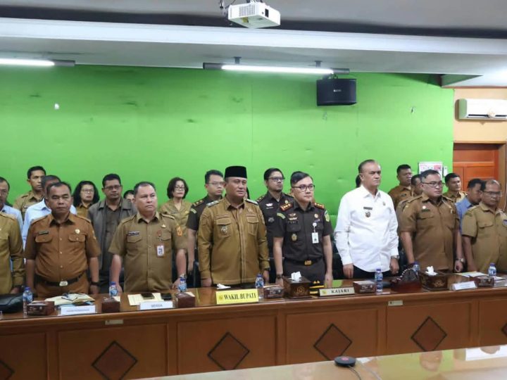 Perkuat Sinergi Pendidikan, Pemkab Dairi Teken MoU Jaksa Sahabat Pendidik Bersama Kejari Dairi