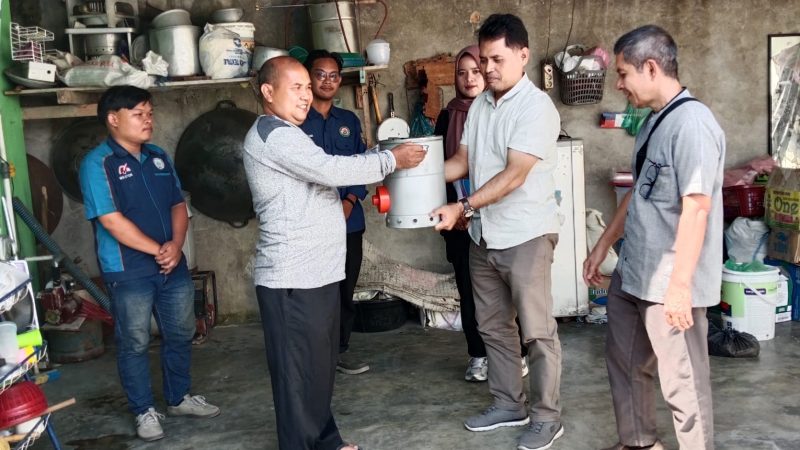 Gantikan Kompor Gas, Inovasi Kompor Biomassa Unimed Pangkas Pengeluaran Dapur Petani di Seirotan